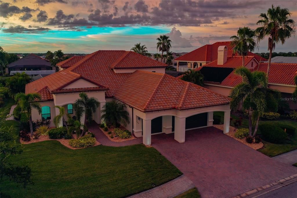 Exterior, Drone