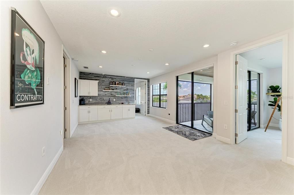 Empty room, Interior, Recessed Lighting