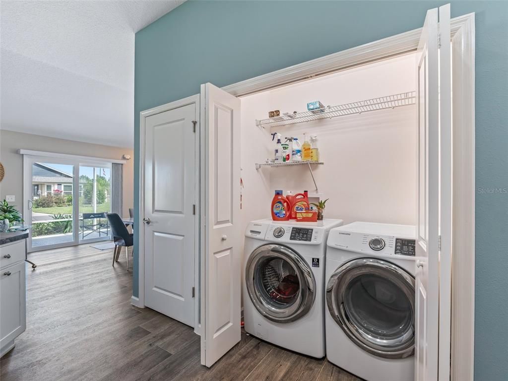 Interior, Utility Closets, Washer, Wood Texture Flooring
