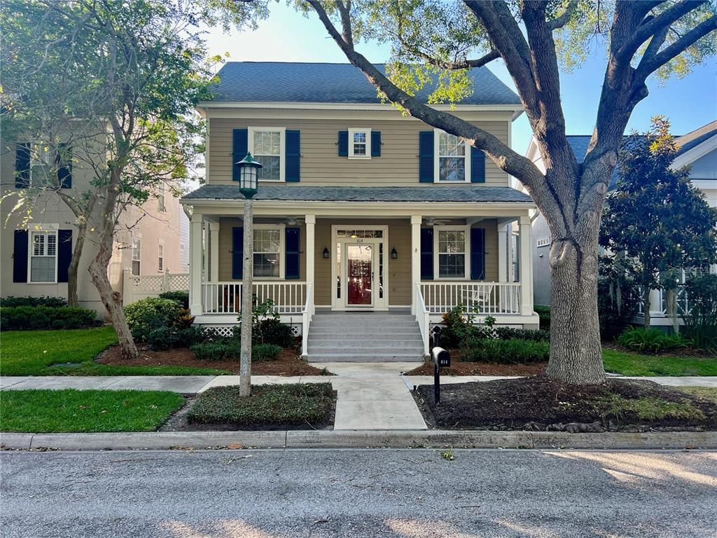 Exterior, Facade, American Foursquare