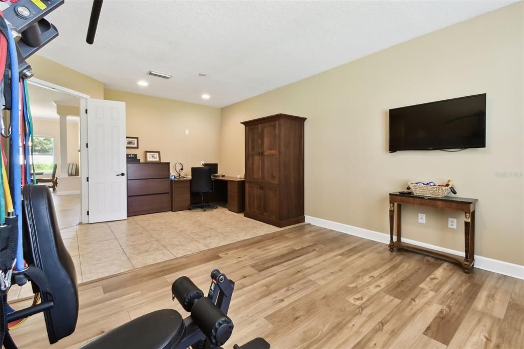 Fitness Equipment, Home Office, Interior, Recessed Lighting, Wood Texture Flooring