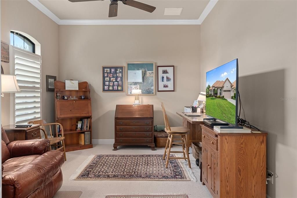 Home Office, Interior