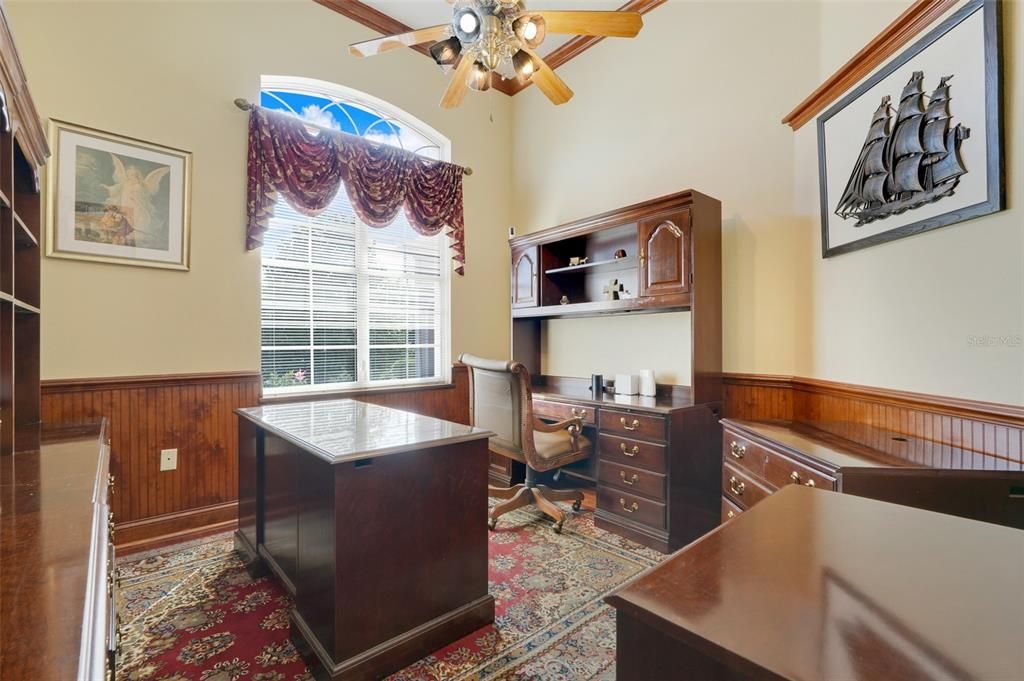 Home Office, Interior