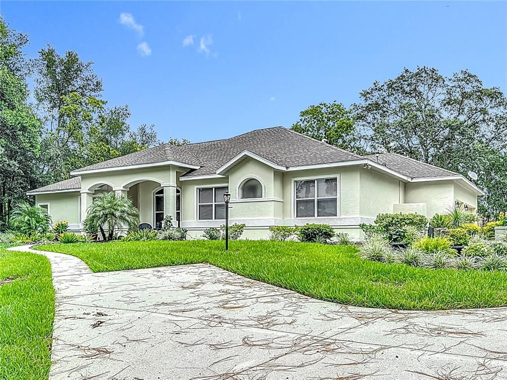 Backyard, Exterior, Facade, Ranch