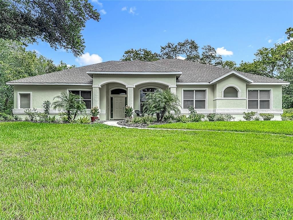 Backyard, Exterior, Facade, Ranch