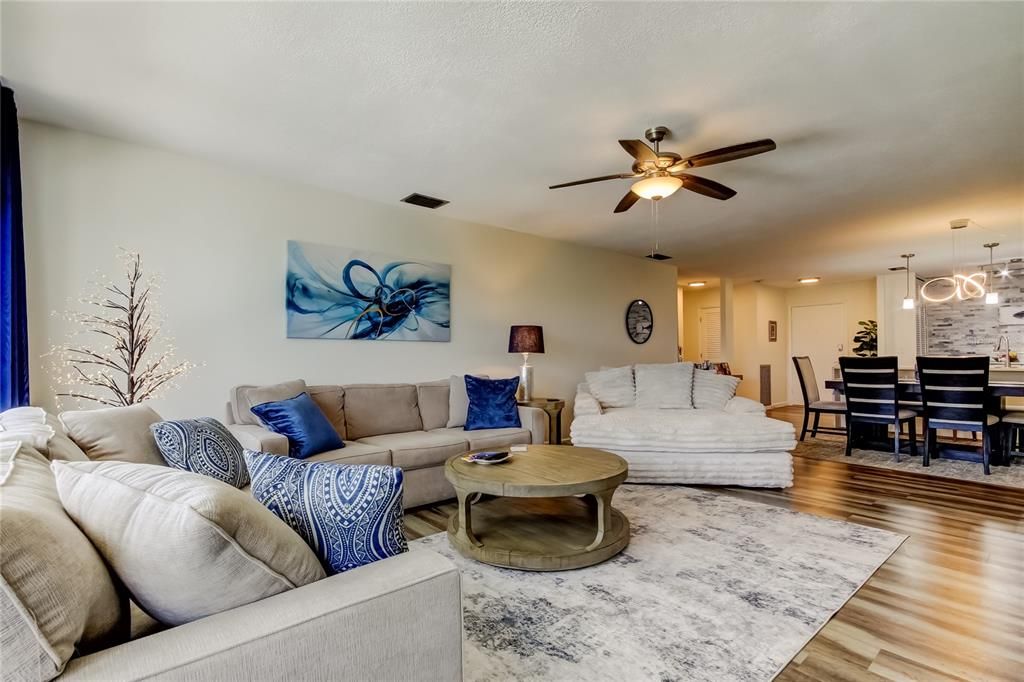 Dining room, Interior, Living room, Pendant Lights, Recessed Lighting, Wood Texture Flooring