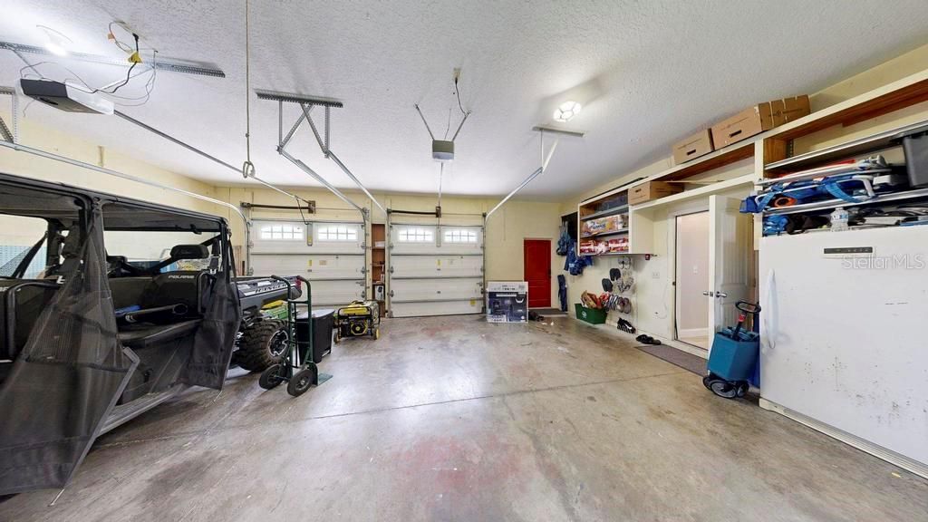Garage, Interior