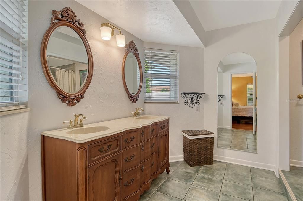 Bathroom, Dual Sink Vanities, Interior