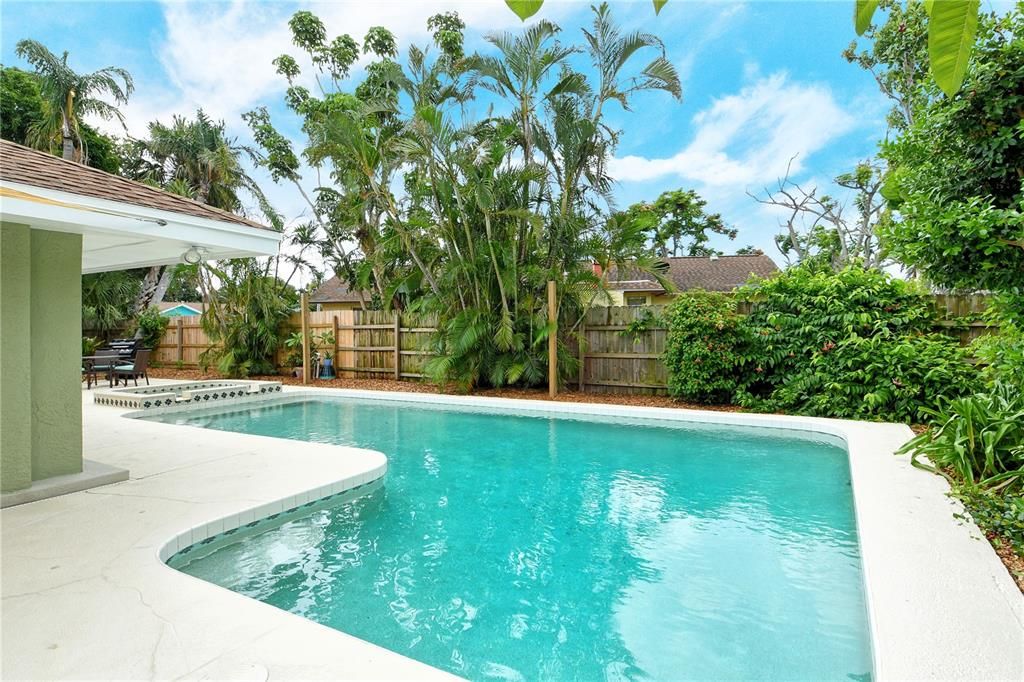 Exterior, Pool