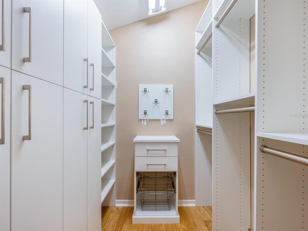 Interior, Walk-in Closets, Wood Texture Flooring