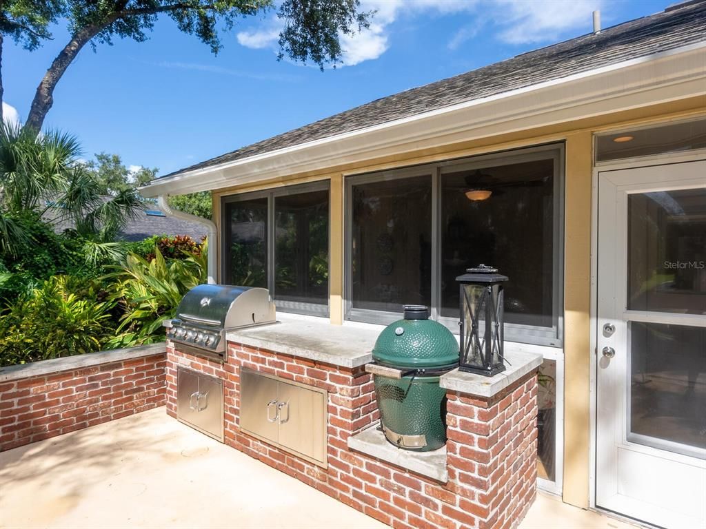Exterior, Outdoor Kitchen
