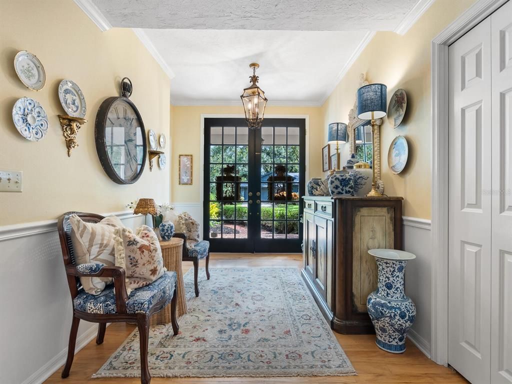 Interior, Pendant Lights, Wood Texture Flooring