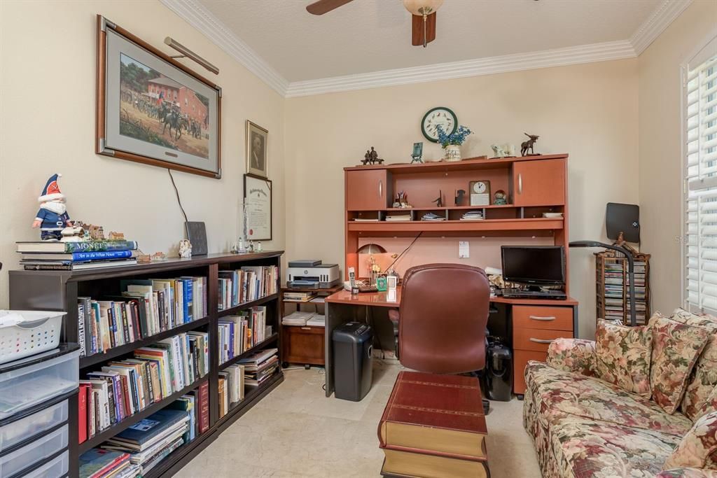 Home Office, Interior