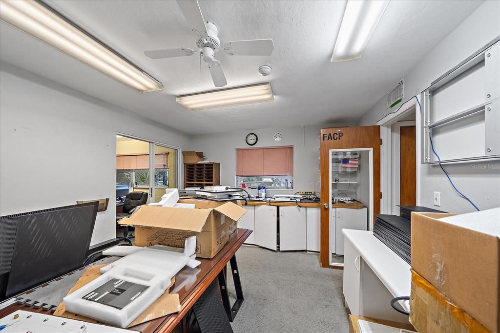 Home Office, Interior