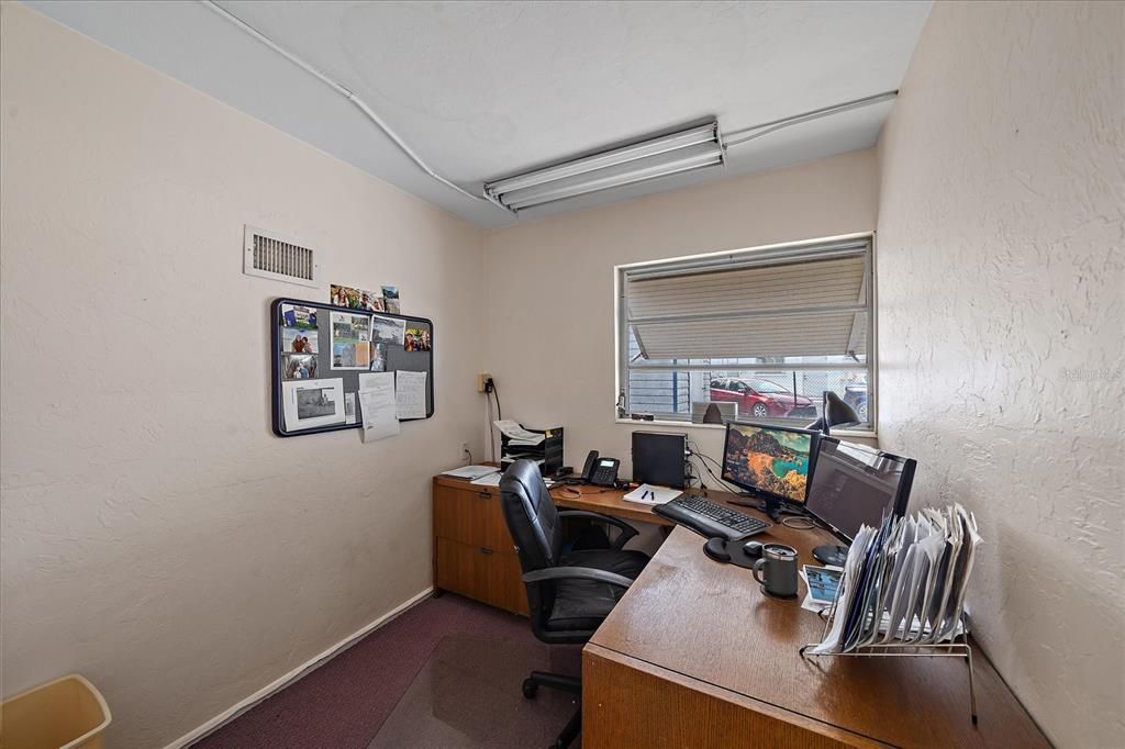 Home Office, Interior