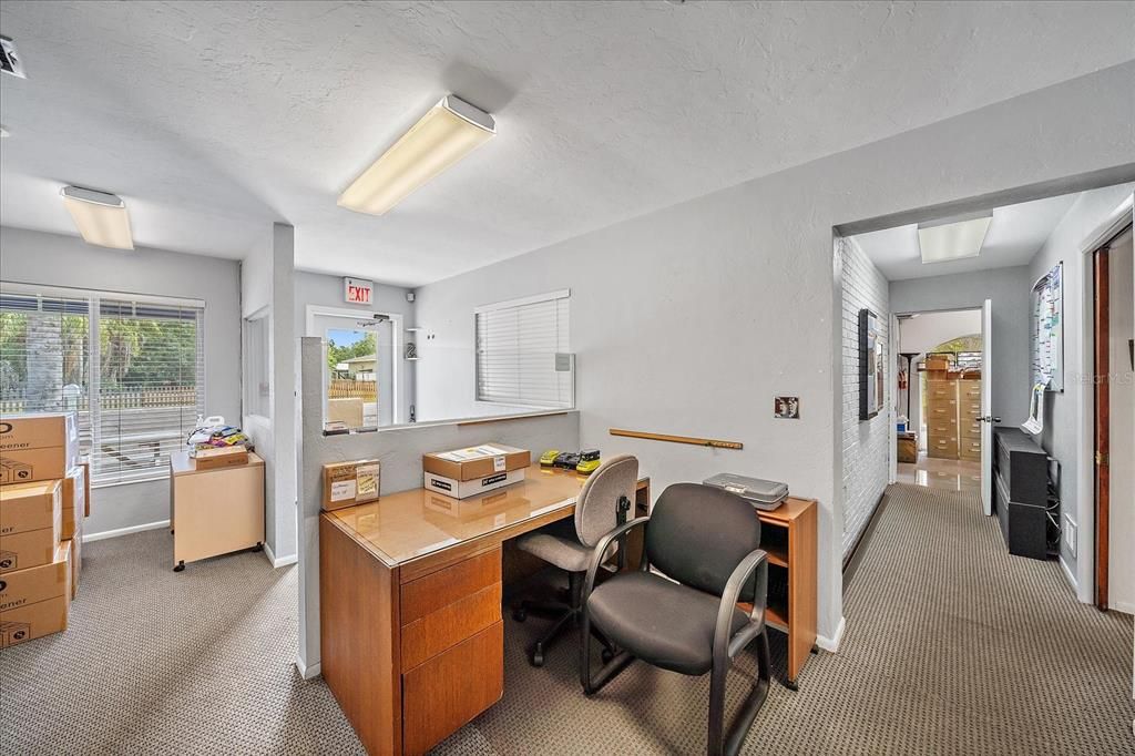 Home Office, Interior