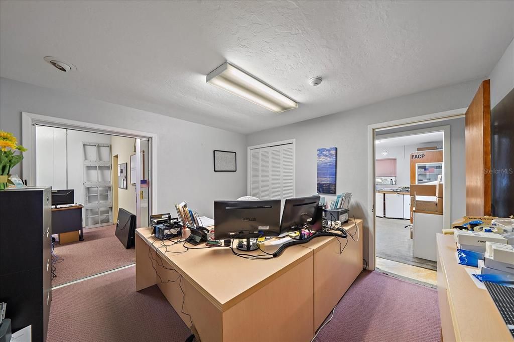 Home Office, Interior