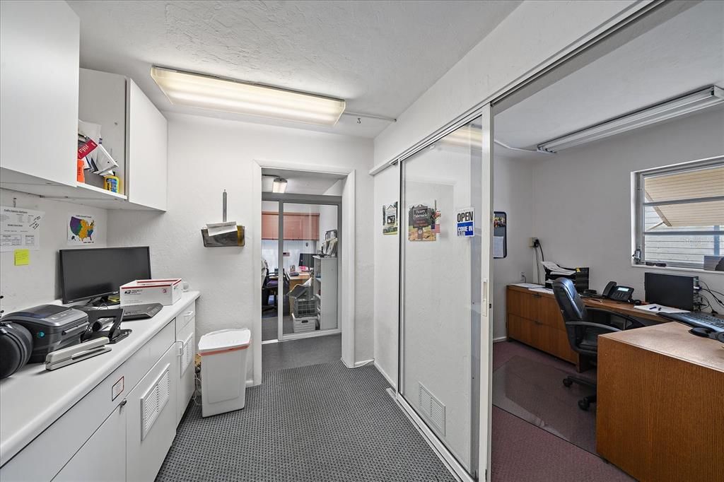 Home Office, Interior