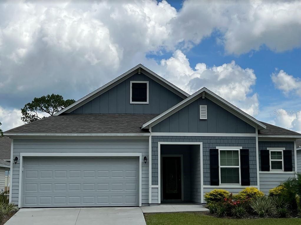 Attached, Exterior, Facade, American Craftsman