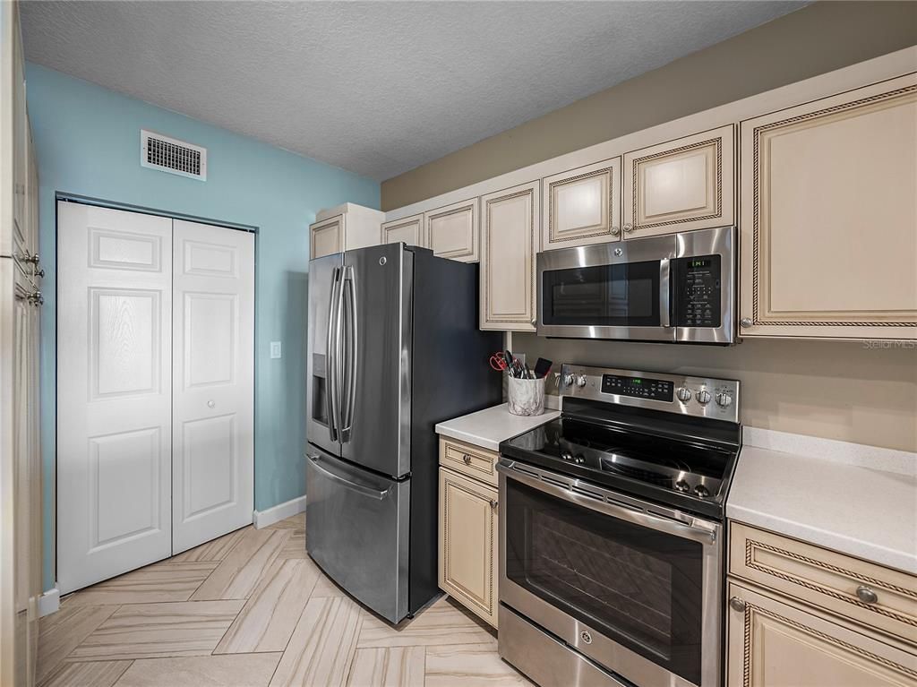 Interior, Kitchen, Stainless Steel Appliances