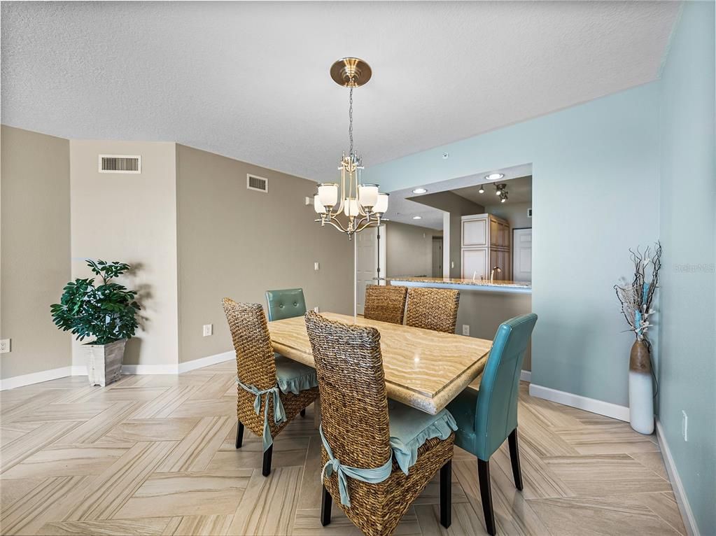 Chandelier, Dining room, Interior, Kitchen, Recessed Lighting, Wood Texture Flooring