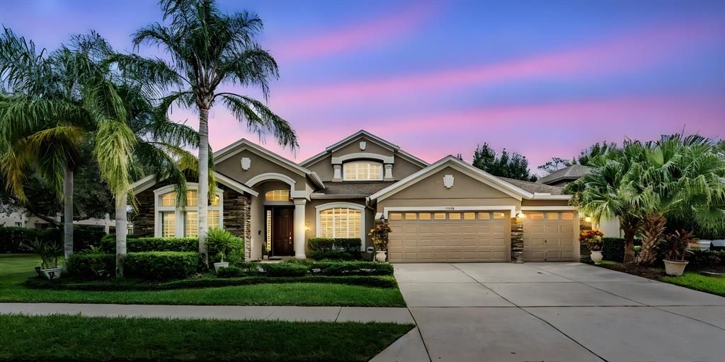 Attached, Exterior, Facade, American Craftsman