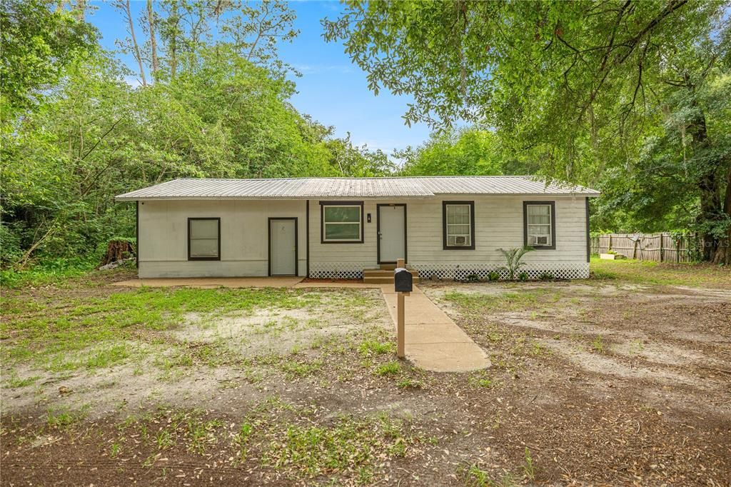 Backyard, Exterior, Facade, Ranch