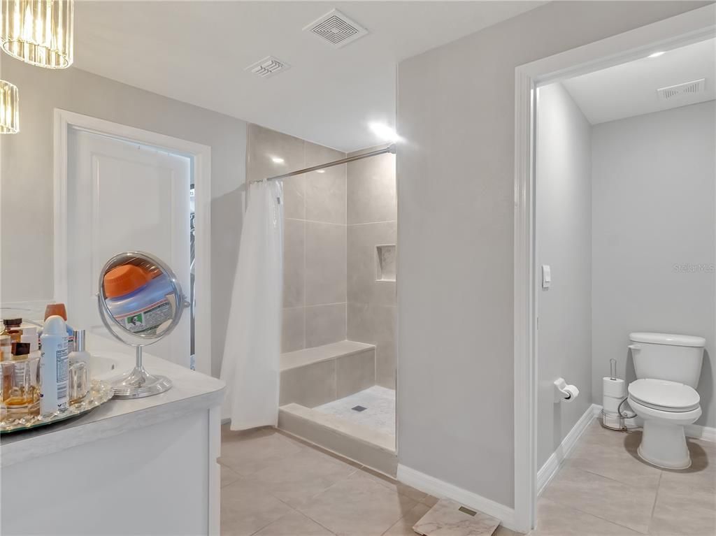 Bathroom, Interior, Recessed Lighting