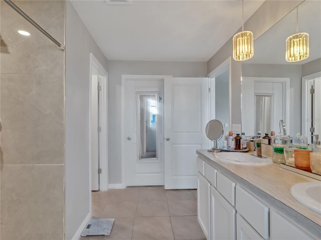 Bathroom, Dual Sink Vanities, Interior, Pendant Lights