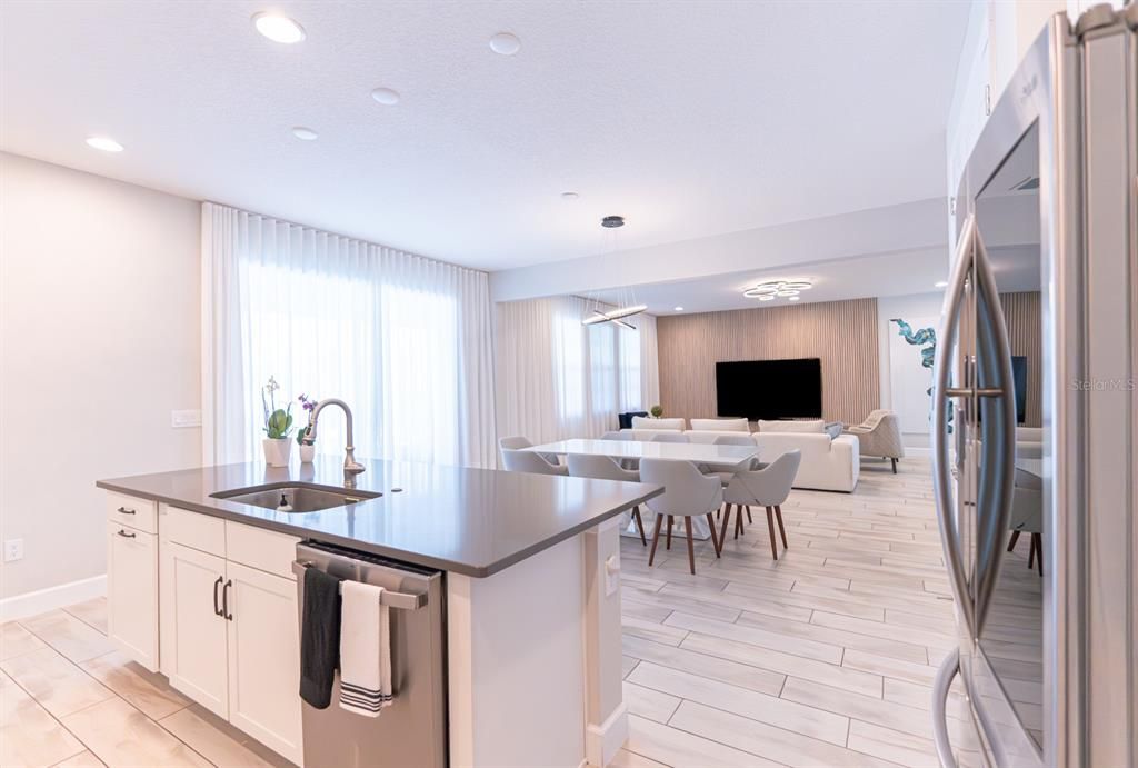 Dining room, Interior, Kitchen, Living room, Pendant Lights, Recessed Lighting, Wood Texture Flooring