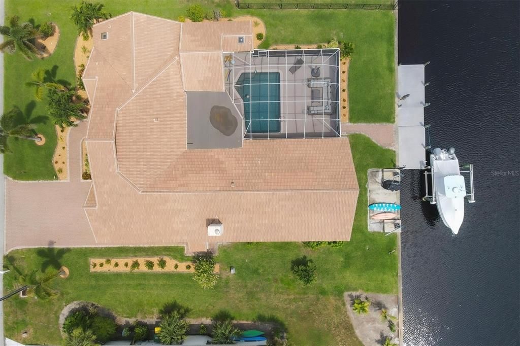 Exterior, Drone