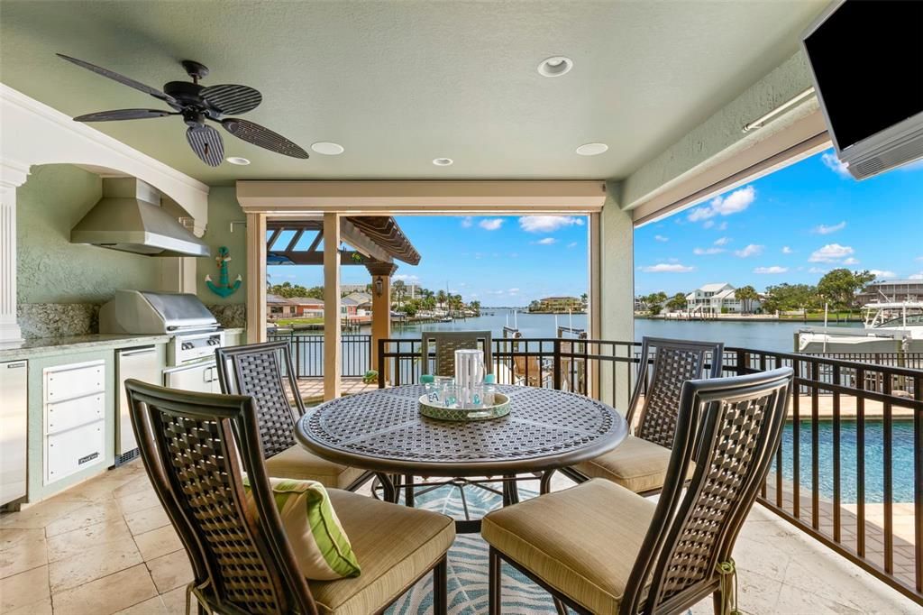 Dining room, Exterior, Outdoor Kitchen, Recessed Lighting, Water