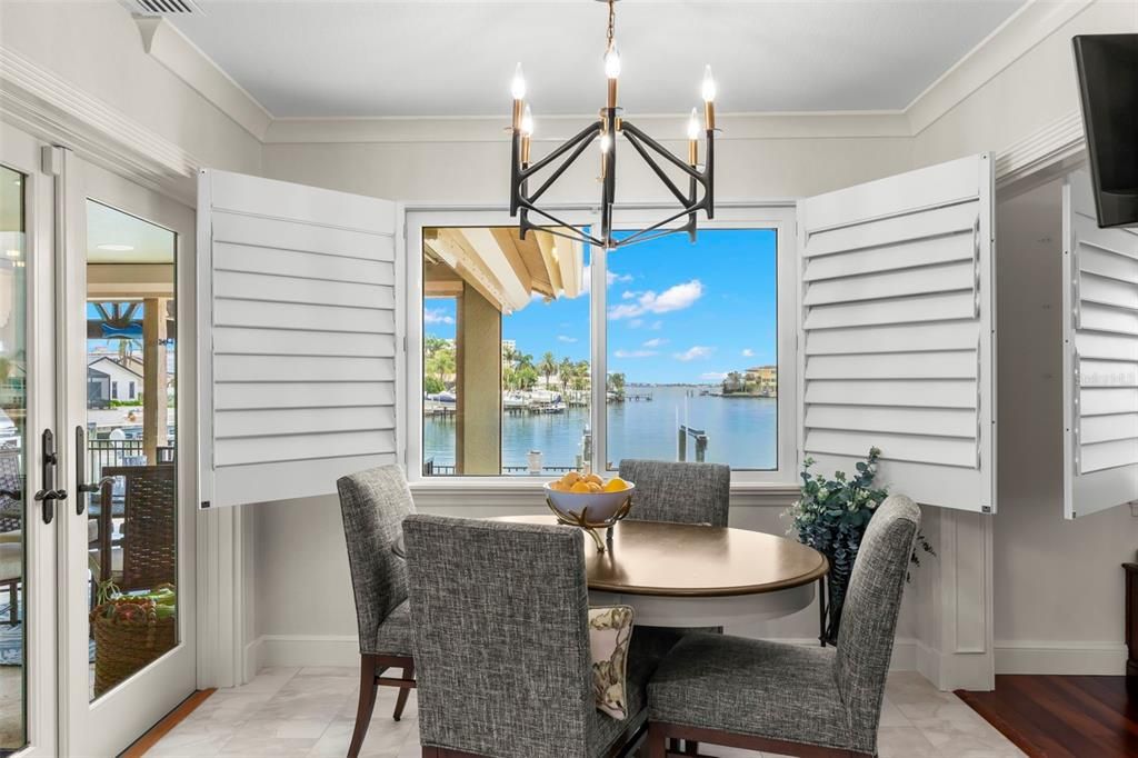 Chandelier, Dining room, Interior, Pendant Lights, Water