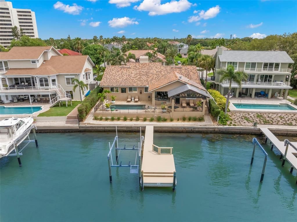 Exterior, Pool, Water