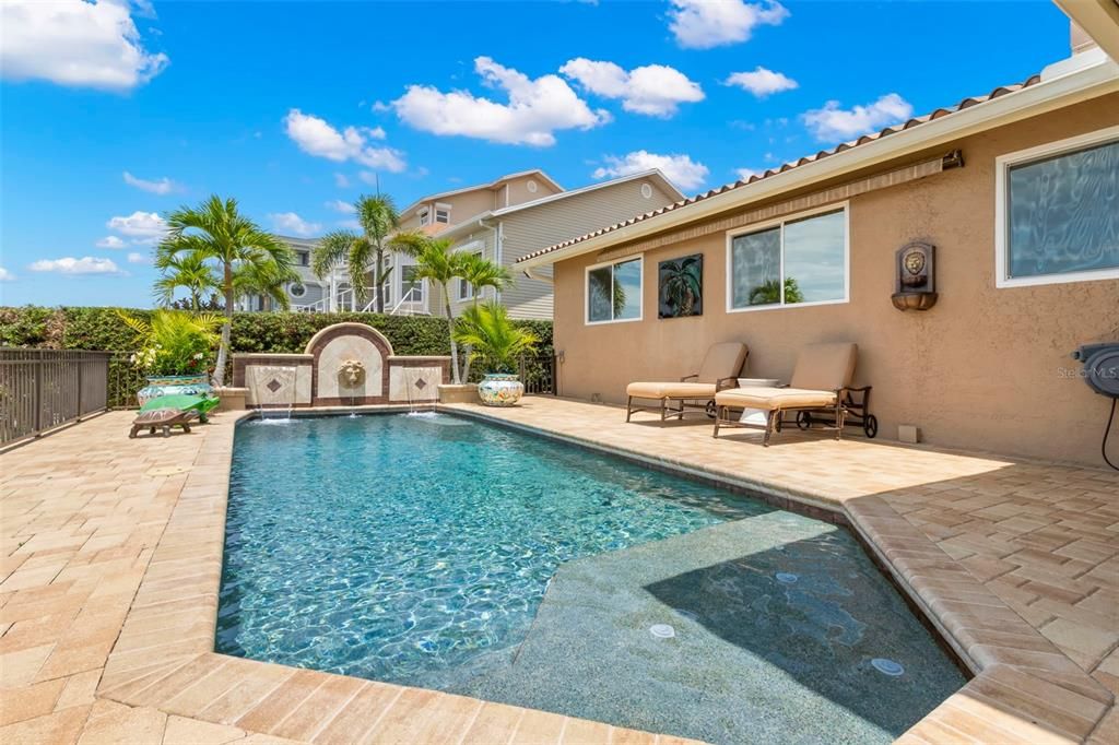 Exterior, Pool