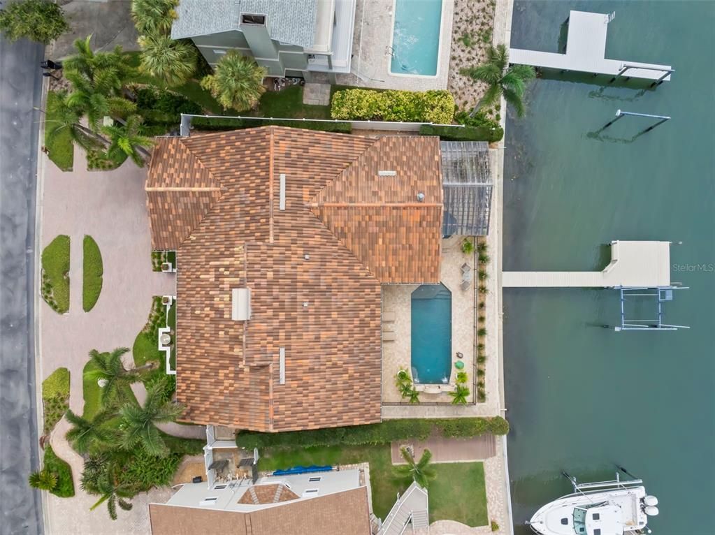Exterior, Drone