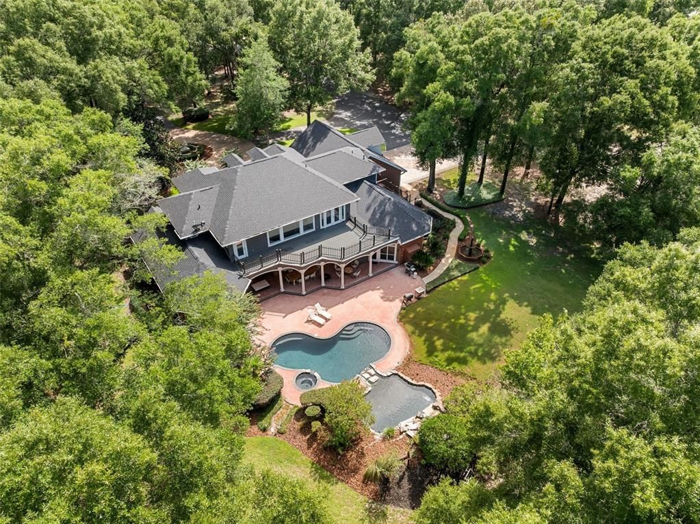 Exterior, Drone