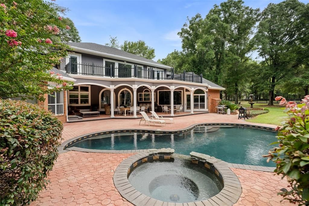 Exterior, Pool