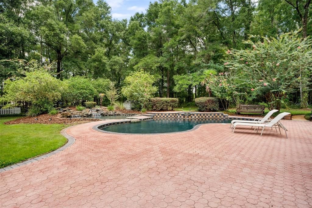 Exterior, Pool