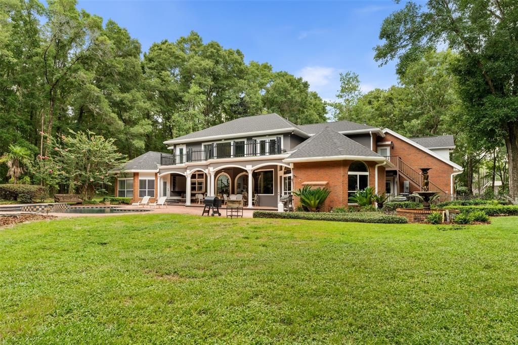 Backyard, Exterior