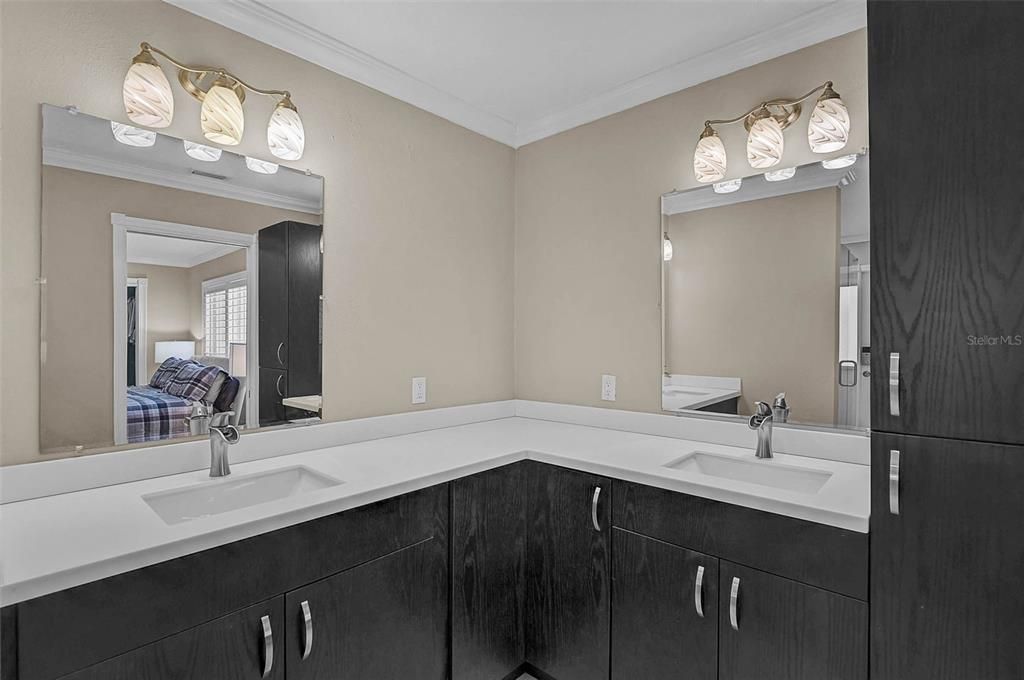 Bathroom, Dual Sink Vanities, Interior