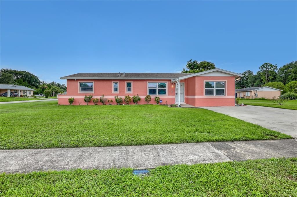 Backyard, Exterior, Facade, Ranch