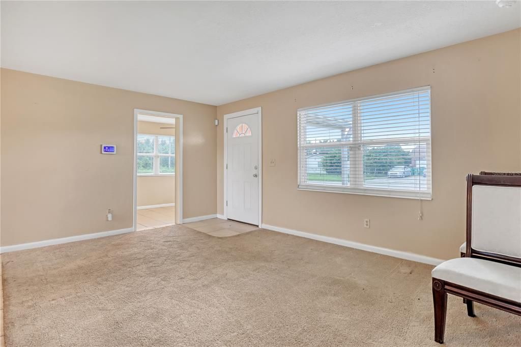 Empty room, Interior