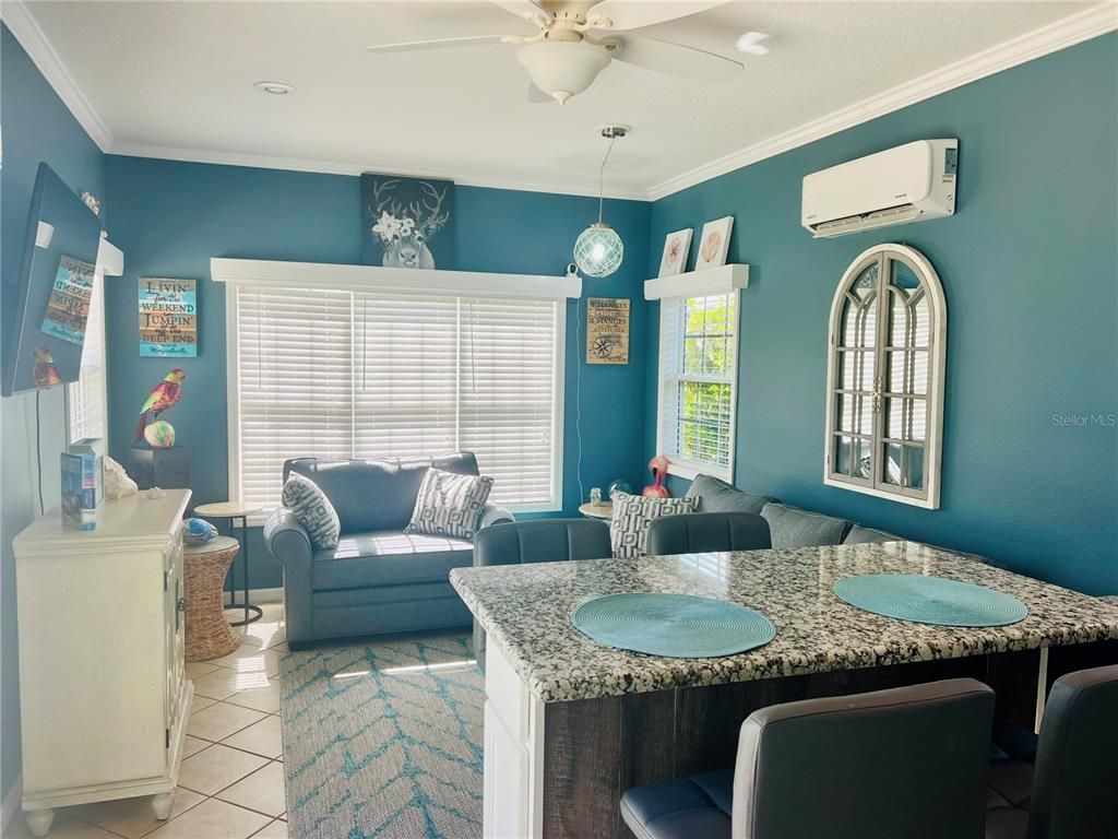 Interior, Living room, Pendant Lights, Recessed Lighting