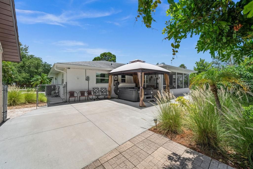 Backyard, Exterior