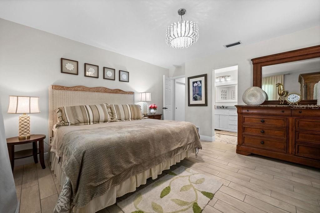 Bedroom, Interior, Pendant Lights, Wood Texture Flooring