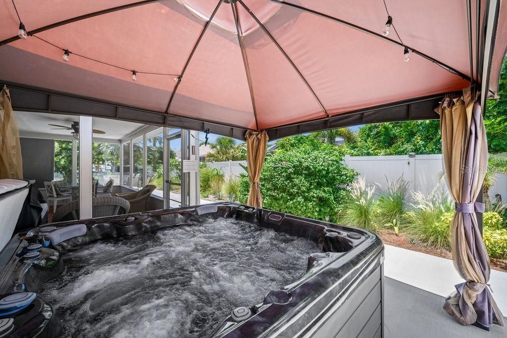 Exterior, Hot Tub