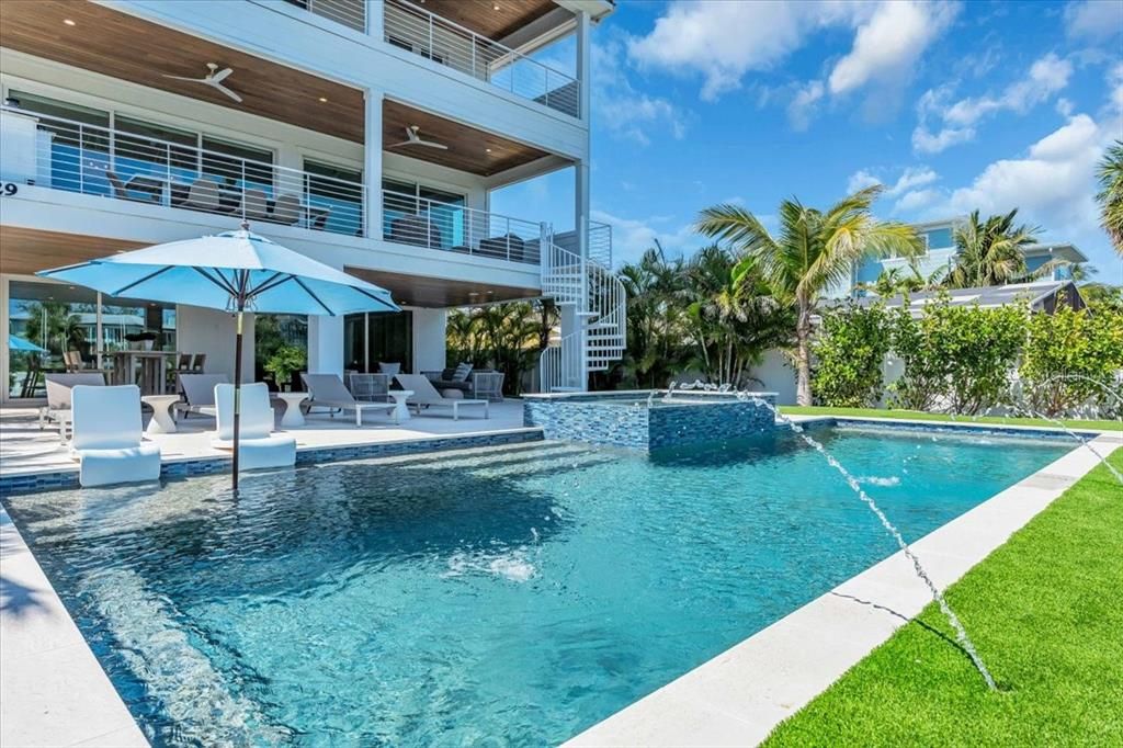 Exterior, Pool