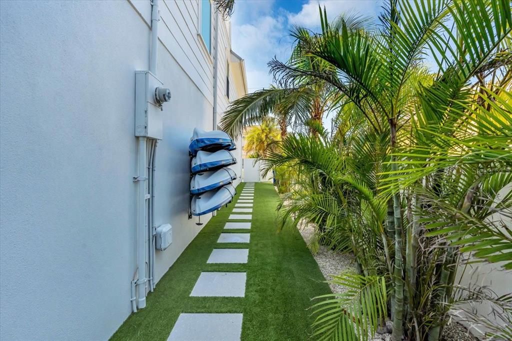 Backyard, Exterior