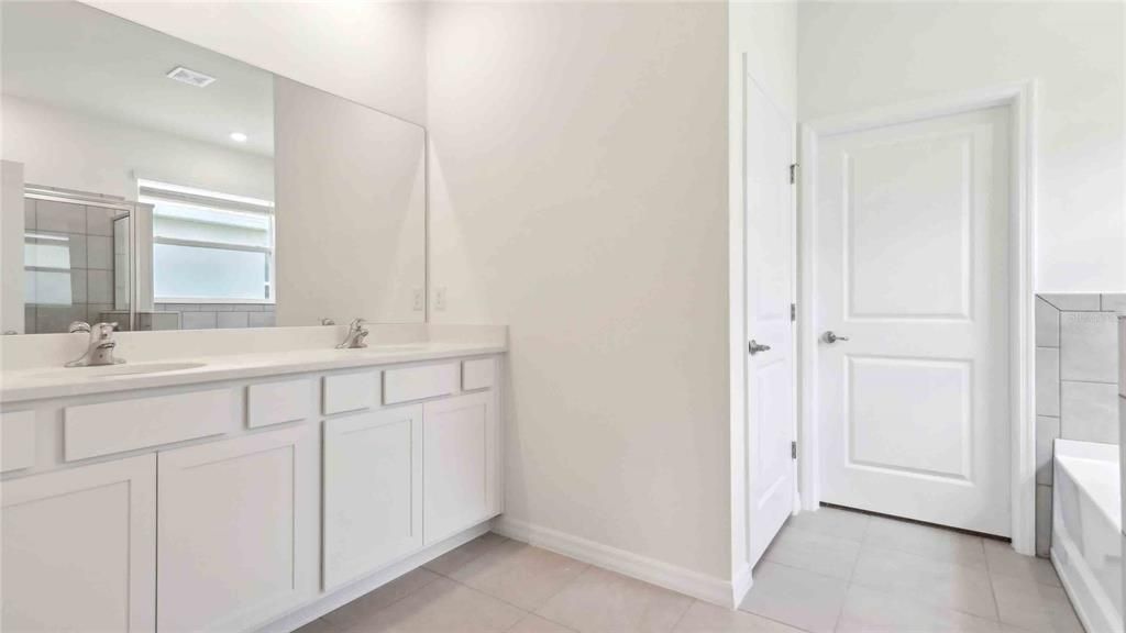 Bathroom, Dual Sink Vanities, Interior, Recessed Lighting